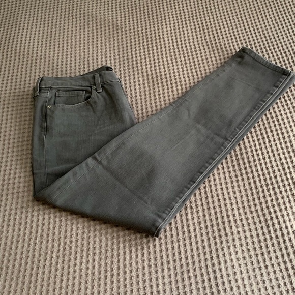 Banana Republic Denim - Banana Republic High rise Skinny Grey Jeans - NWOT Banana Republic Denim - Banana Republic High rise Skinny Grey Jeans - NWOT